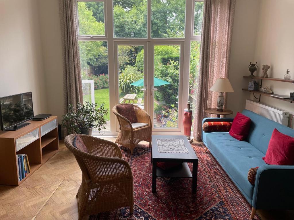 Spacious Holiday Home! 런던 외부 사진