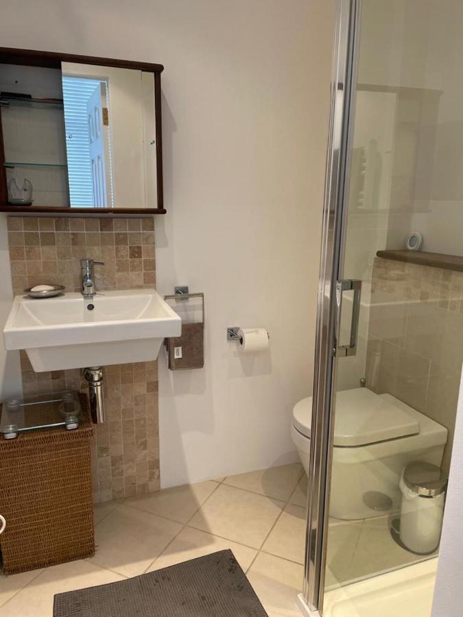 Spacious Holiday Home! 런던 외부 사진
